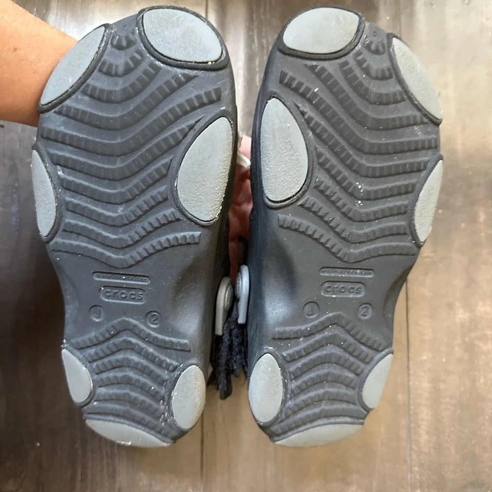 Black CROCS All Terrain Sandals- Youth Size 2 - Picture 4 of 4